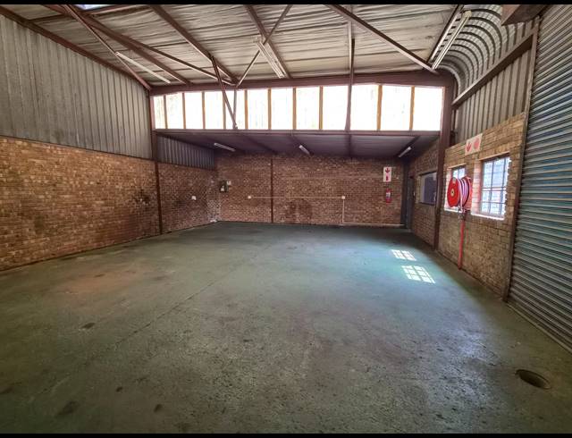 148M² WAREHOUSE TO LET IN WADEVILLE